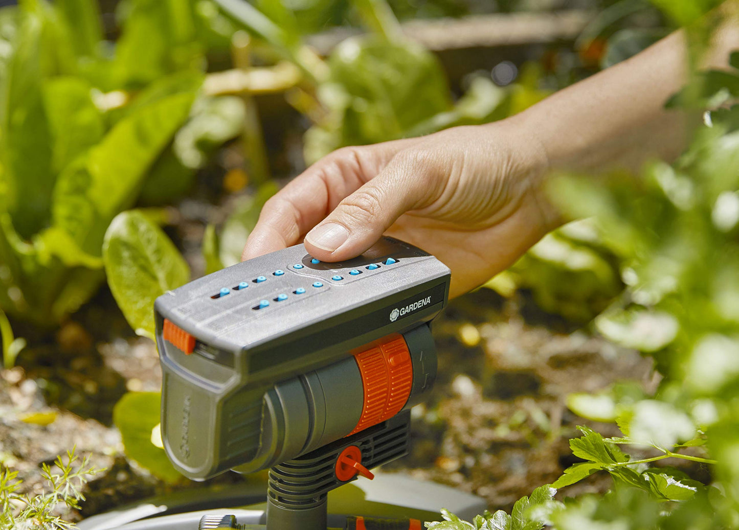 Gardena AquaZoom compact rectangular oscillating sprinkler: Sprinkler for watering areas of 9–216 m², range 3–18 m, spread 3–12 m, built-in filter (18708-20)