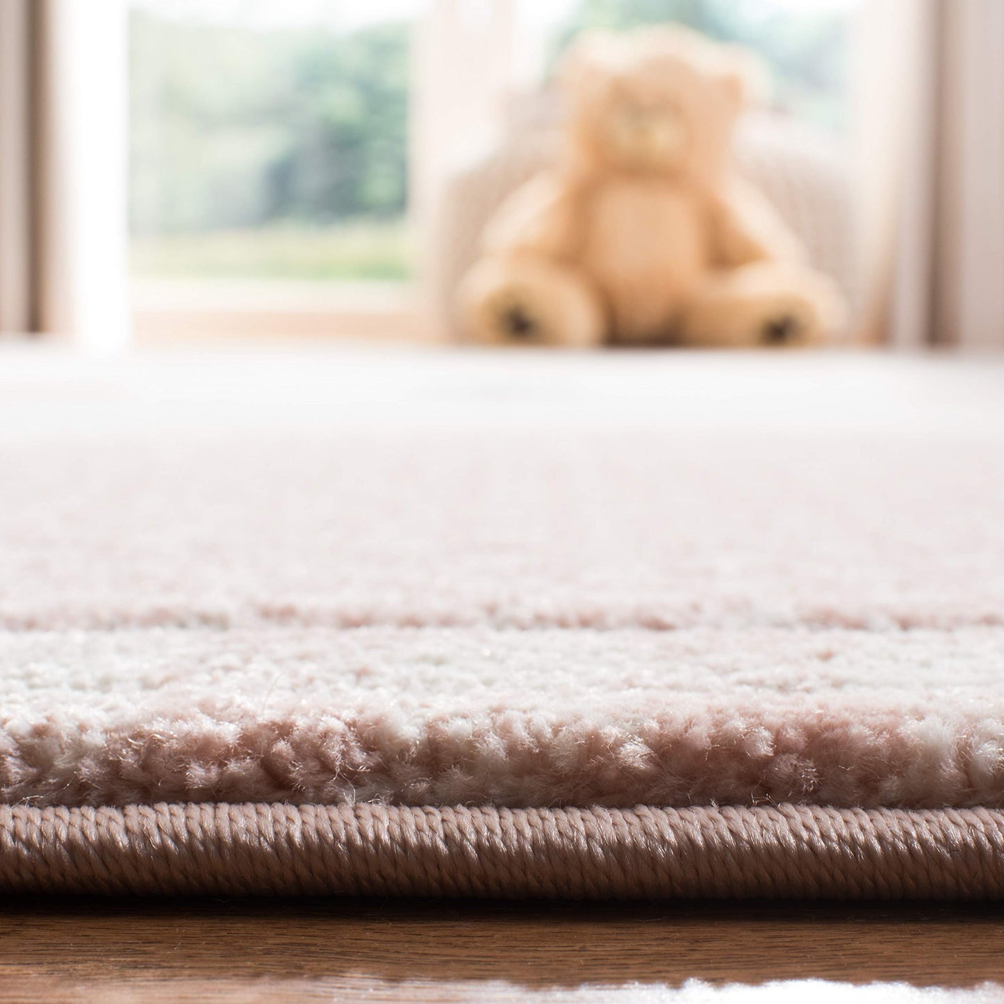 SAFAVIEH Carousel Kids Collection Accent Rug - 4' x 6', Pink & Grey, Cat Design, Non-Shedding & Easy Care, Ideal for High Traffic Areas for Boys & Girls in Playroom, Nursery, Bedroom (CRK134P)