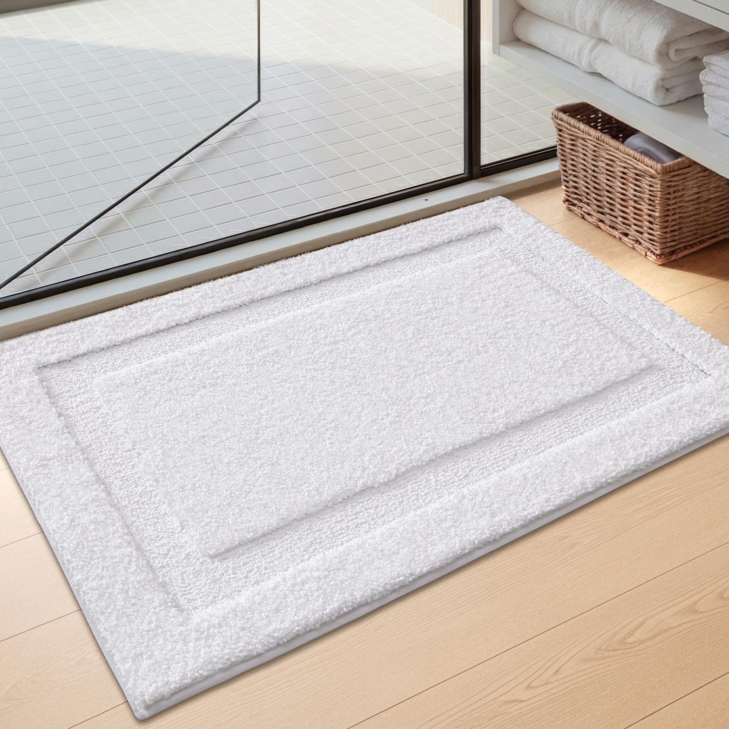 Color&Geometry White Bathroom Rugs 30x20, Extra Soft Absorbent Microfiber Bath Rugs, Non-Slip Bathroom mat, Washable Plush Bath Mats for Bathroom, Shower, Bathtub, Laundry, White