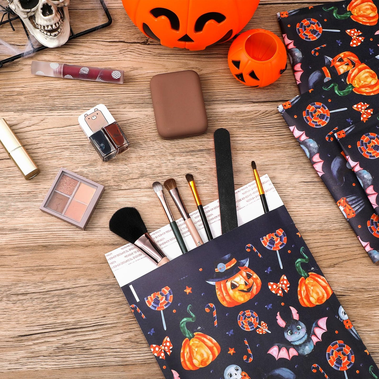 Censen 25 Pieces Halloween Poly Bubble Mailers 8.3 x 9.3 Inch Halloween Envelopes Shipping Bags Resealable Mailers Kraft Bubble Envelope with Resealable Adhesive Waterproof(Bat Style)