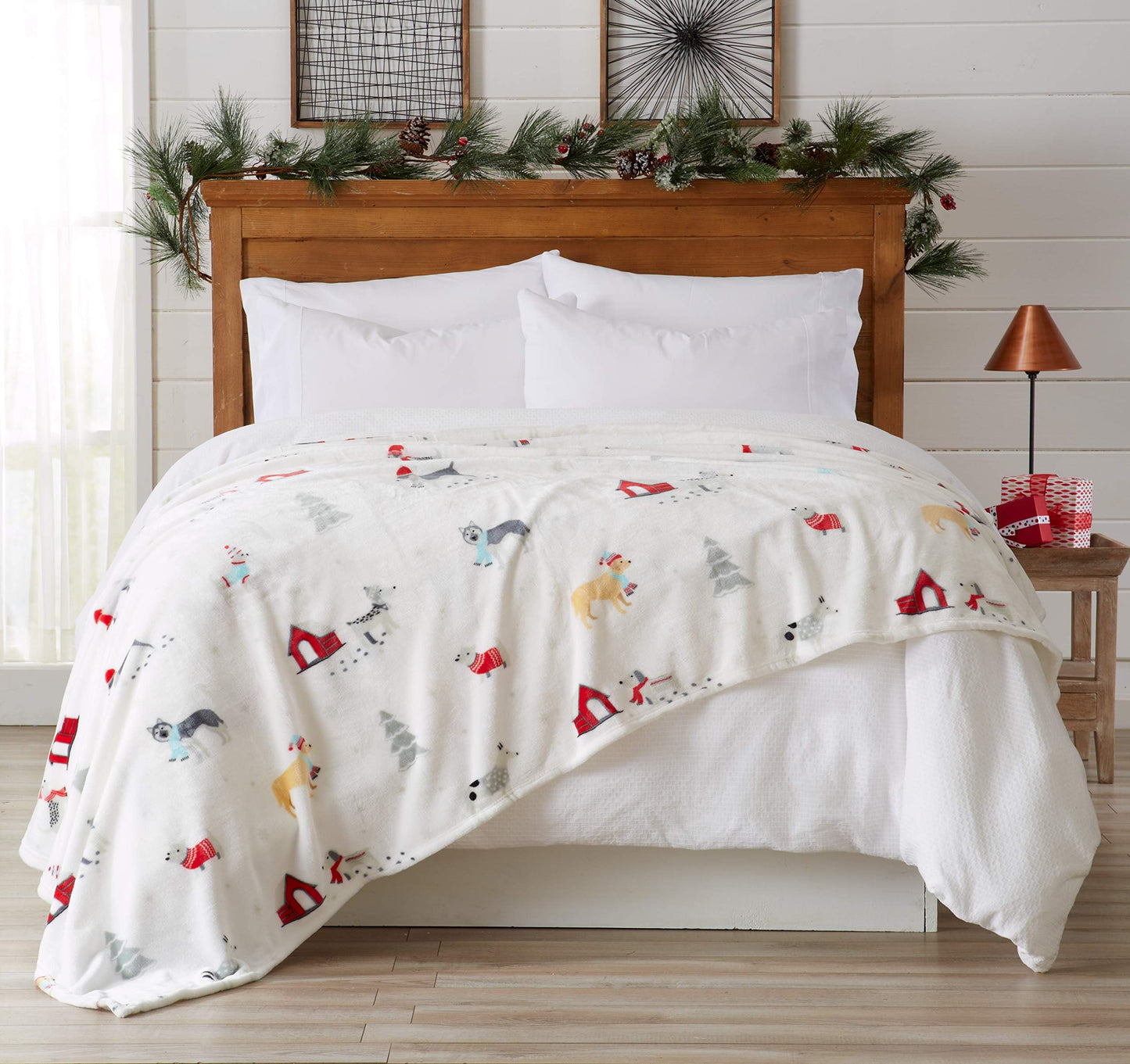 Great Bay Home Luxuriously Soft Velvet Plush, Full/Queen Holiday Throw Blanket | Christmas Throw for Sofa and Bed | Cozy and Warm Plush Throw Blanket | Holiday Blankets and Throws