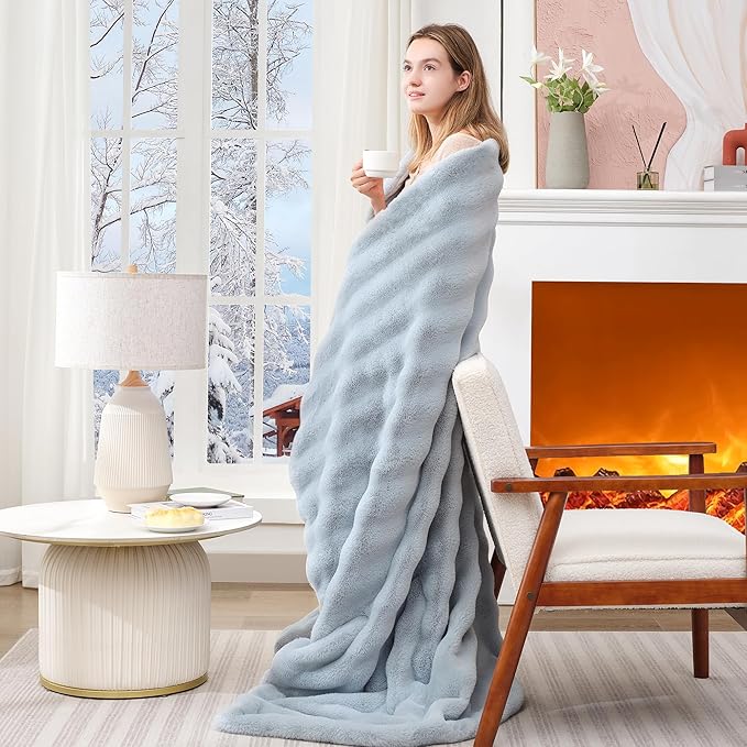 Touchat Luxury Faux Rabbit Fur Throw Blanket for Couch,Super Heavy Warm Cozy Blanket for Sofa Bedroom Living Room,Ultra Soft Fluffy Reversible Plush Blanket for Home Decor Gifts,Blue
