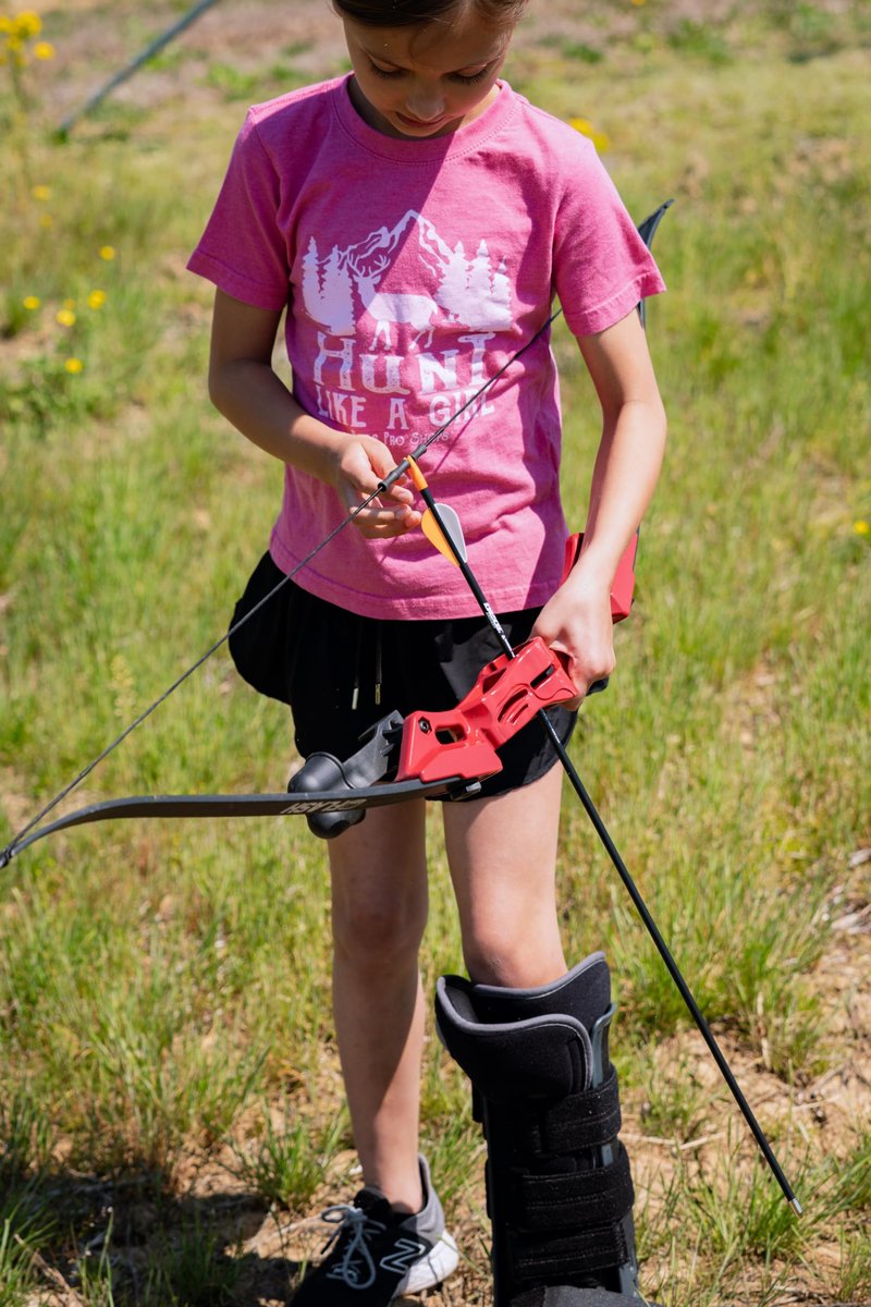 Bear Archery Flash Bow Set for Youth, Ambidextrous, Red