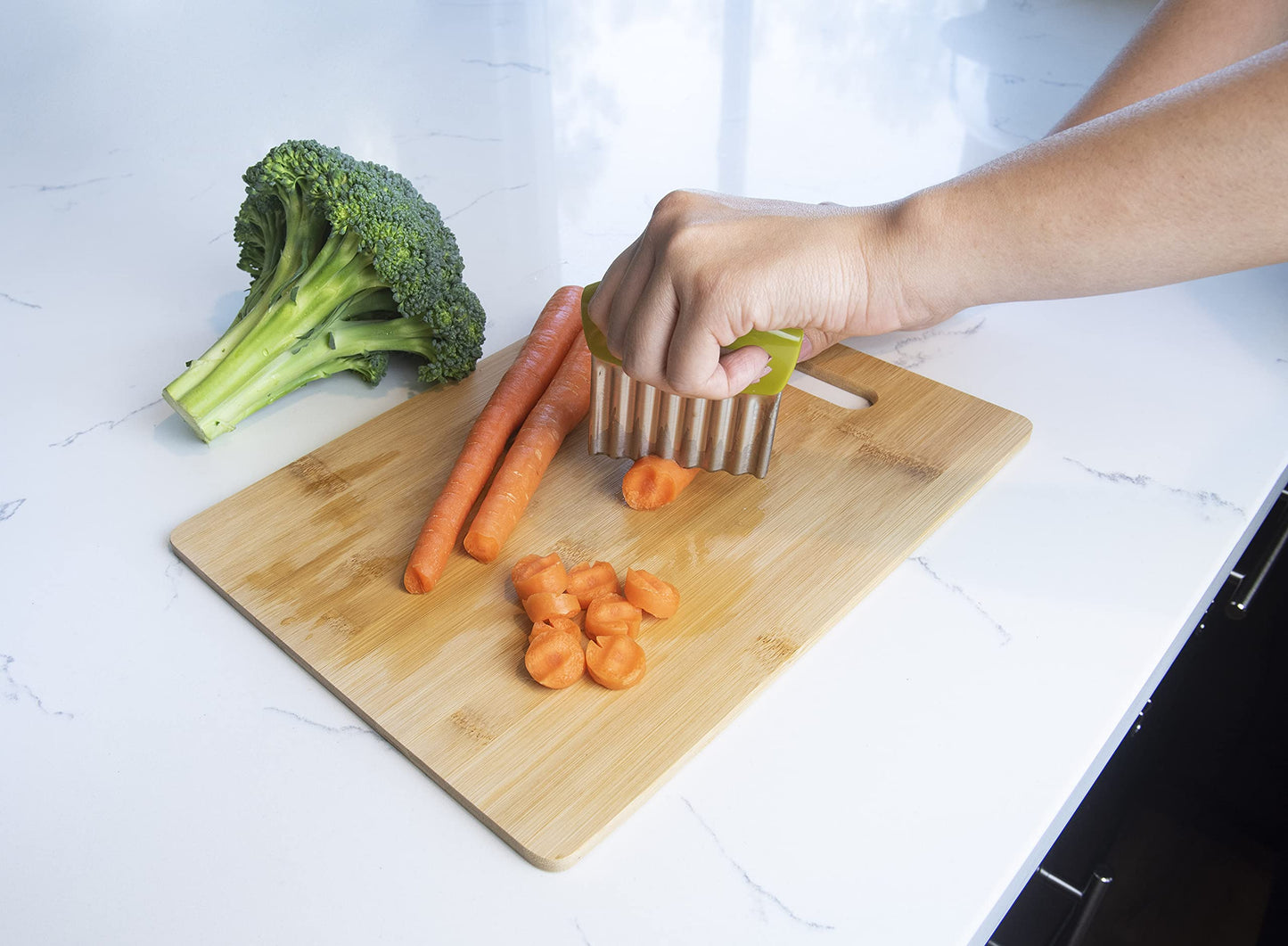 Joie Crinkle Cutter Knife, Wavy Slicer for Potatoes, Vegetables and Fruits, Great for Kids First Cutting Tool, Fun Kitchen Gadget, Stainless Steel, BPA-Free, Colors May Vary