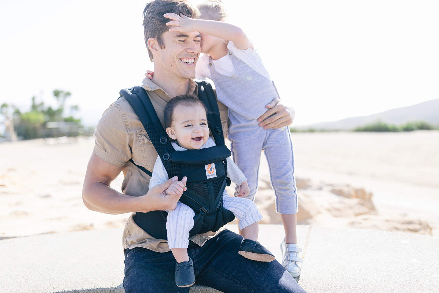Ergobaby Baby Carrier Omni 360 Cool Air Mesh, 4-Positions for Newborn to Toddler (0-3 yrs), Ergonomic Child Carrier & Backpack, Onyx Black