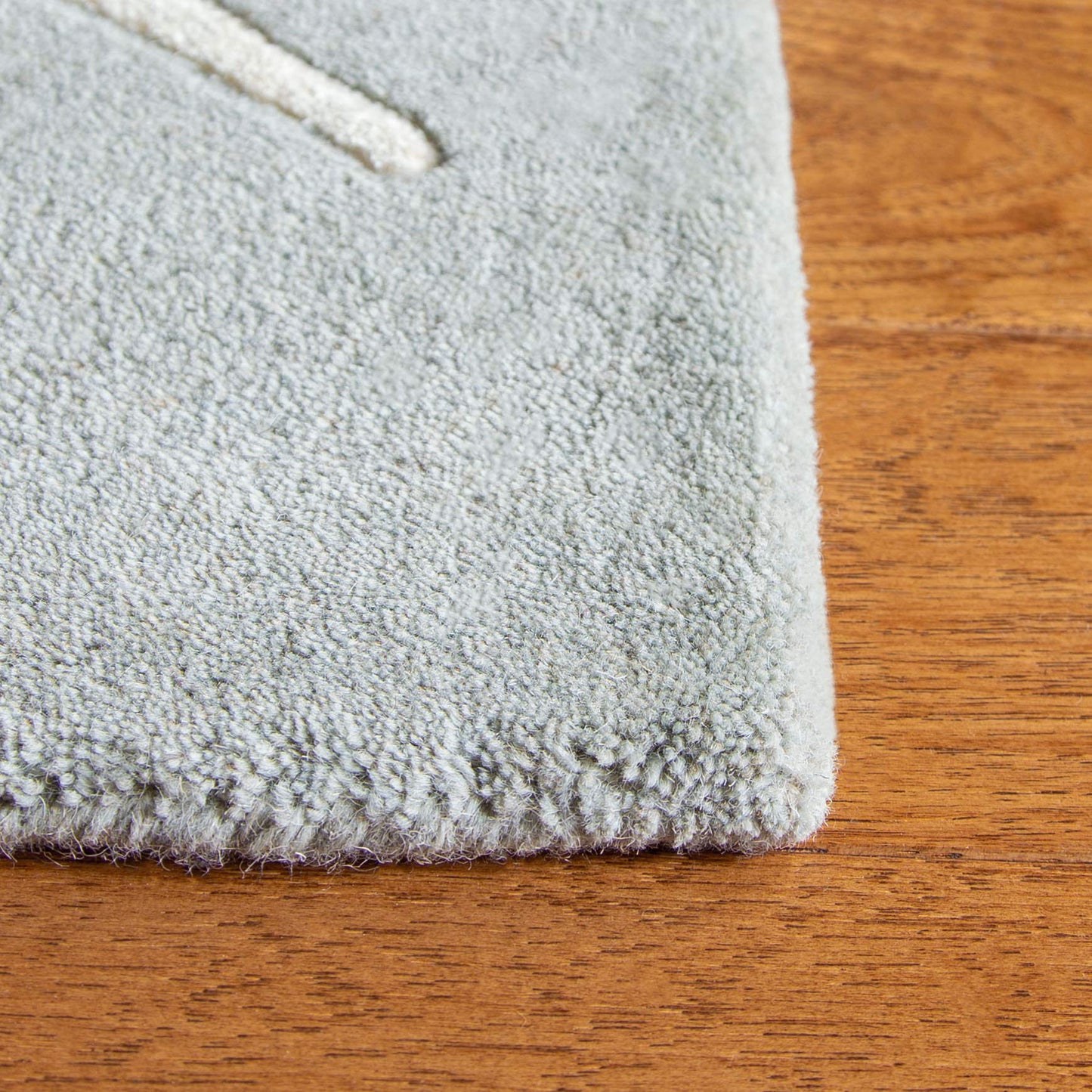 SAFAVIEH Soho Collection 5' x 8' Light Blue SOH313A Handmade Premium Wool & Viscose Area Rug