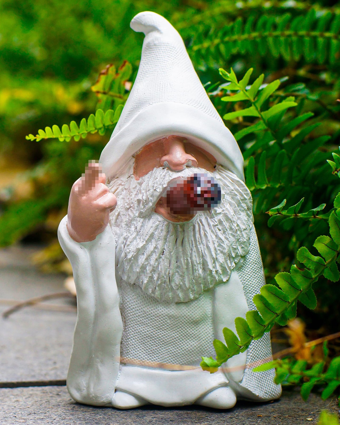 Leverse Middle Finger Decor Statue, 5.9in Smoking Wizard Dwarf- Funny Garden Gnomes Outdoor Decorations for Lawn Patio Yard Home Decor Easter Halloween