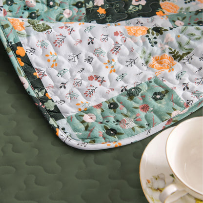 Exclusivo Mezcla 50"x 60" Quilted Throw Blanket- Microfiber Quilt Throw with Boho Patchwork Pattern, Reversible Green Versatile Lap Quilt for All Seasons, Lightweight Throws for Bed/Couch/Sofa