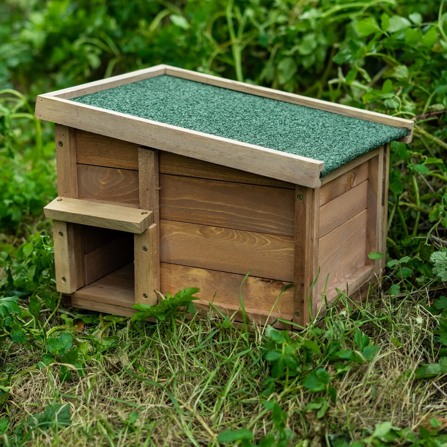 Woodside Hedgehog House & Hibernation Shelter, Safe & Secure Predator Proof Outdoor Habitat/Feeding Station