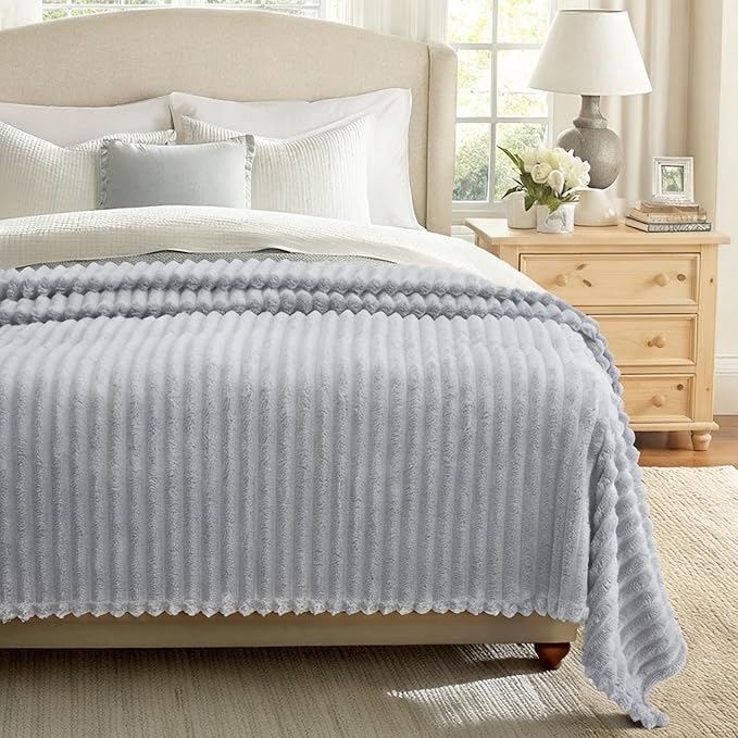 decorUhome Soft Fleece Light Grey Twin Blanket for Bed, Cozy Fluffy Plush Flannel Striped Throws for Couch Sofa, Lightweight Decorative Ribbed Fuzzy Blanket for Woman, 60x80 Inches