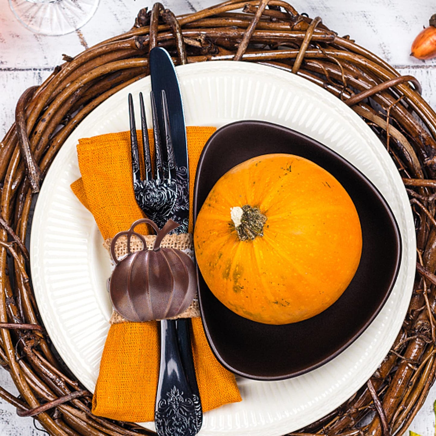 Halatool Set of 12 Thanksgiving Napkin Rings- Fall Harvest Pumpkin Napkin Holder, Alloy Dinner Tables Napkin Ring Decoration for Thanksgiving Halloween Weddings Holidays Gathering Party (Bronze)