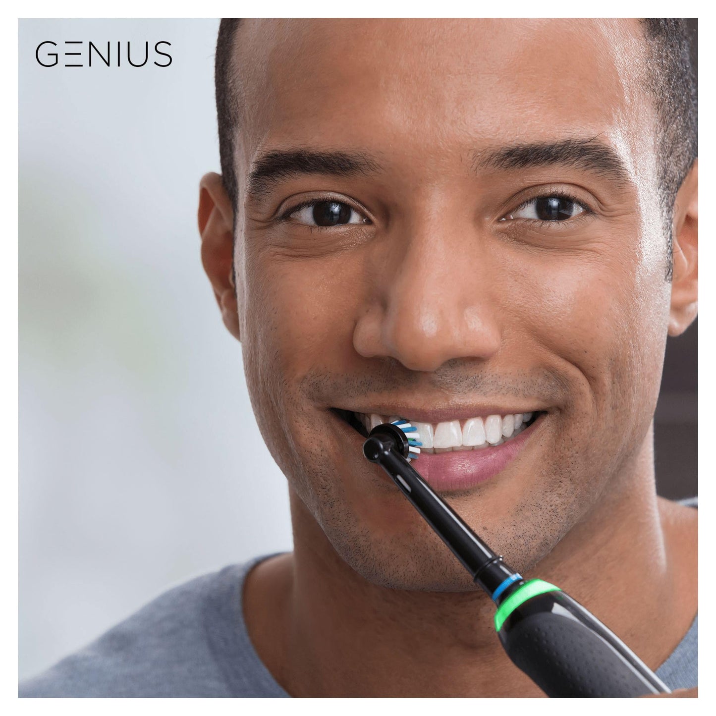 Oral-B Genius Electric Toothbrush with Artificial Intelligence, Gifts For Women / Men, App Connected Handle, 3 Toothbrush Heads & Travel Case, 5 Modes, Teeth Whitening, 2 Pin UK Plug, 8000