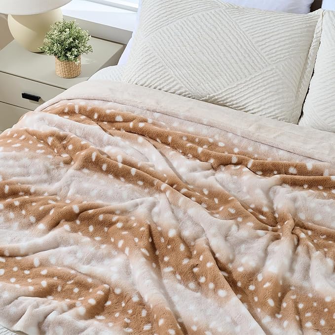 Krifey Faux Fur Blanket for Dorm Bed, Soft Couch Throw, Cozy Fuzzy Plush Thick Warm Blanket, Faux Rabbit Fleece, Christmas Birthday Gifts for Girls Women Mom, Room Decor, Deer Print, 60x80in