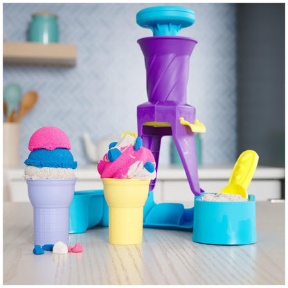 Kinetic Sand, Soft Serve Station with 396g of Play Sand (Blue, Pink and White), 2 Ice-Cream Cones and 2 Tools, Sensory Toys for Kids Aged 5 and up