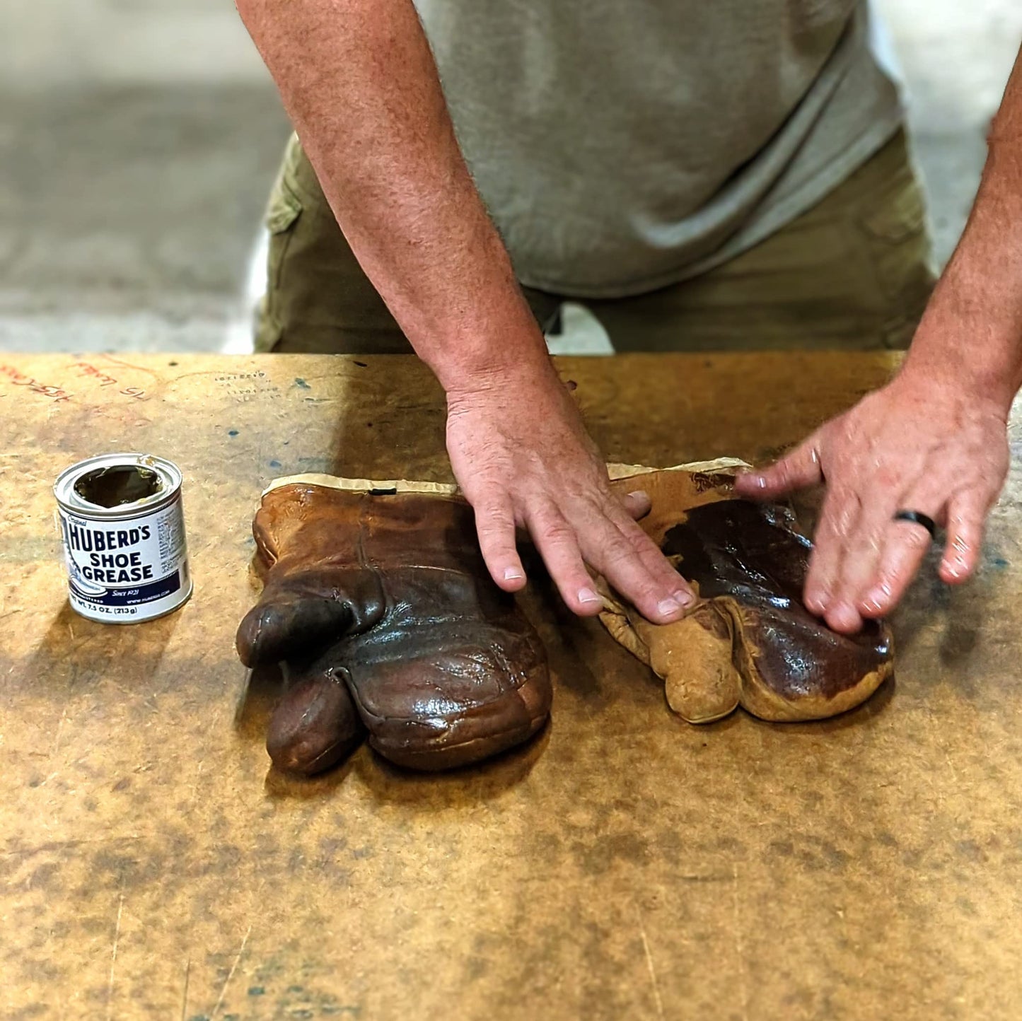 Huberd’s Shoe Grease (7.5oz) - Leather conditioner and waterproofer since 1921. Waterproofs, softens and conditions boots, shoes, bags, belts, jackets, car seats, gloves, furniture, saddles and tack.