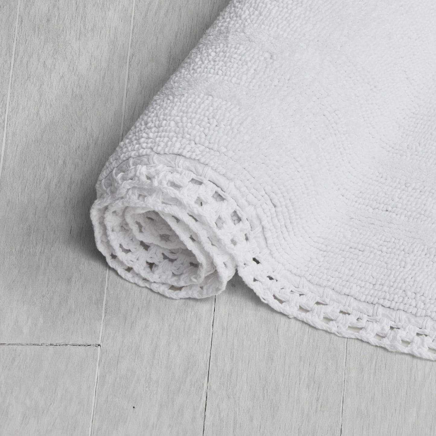 Laura Ashley Camilla 100% Cotton Oval Bath Mat with Crochet Border, Soft & Absorbent, Bright White 21" x 34" Bathroom Rug