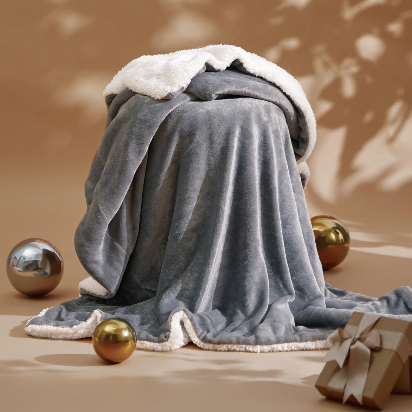 Bedsure Sherpa Fleece Throw Blanket - Fluffy Microfiber Solid Blankets for Bed and Couch Throw/Single Size, Silver Grey, 130x150cm