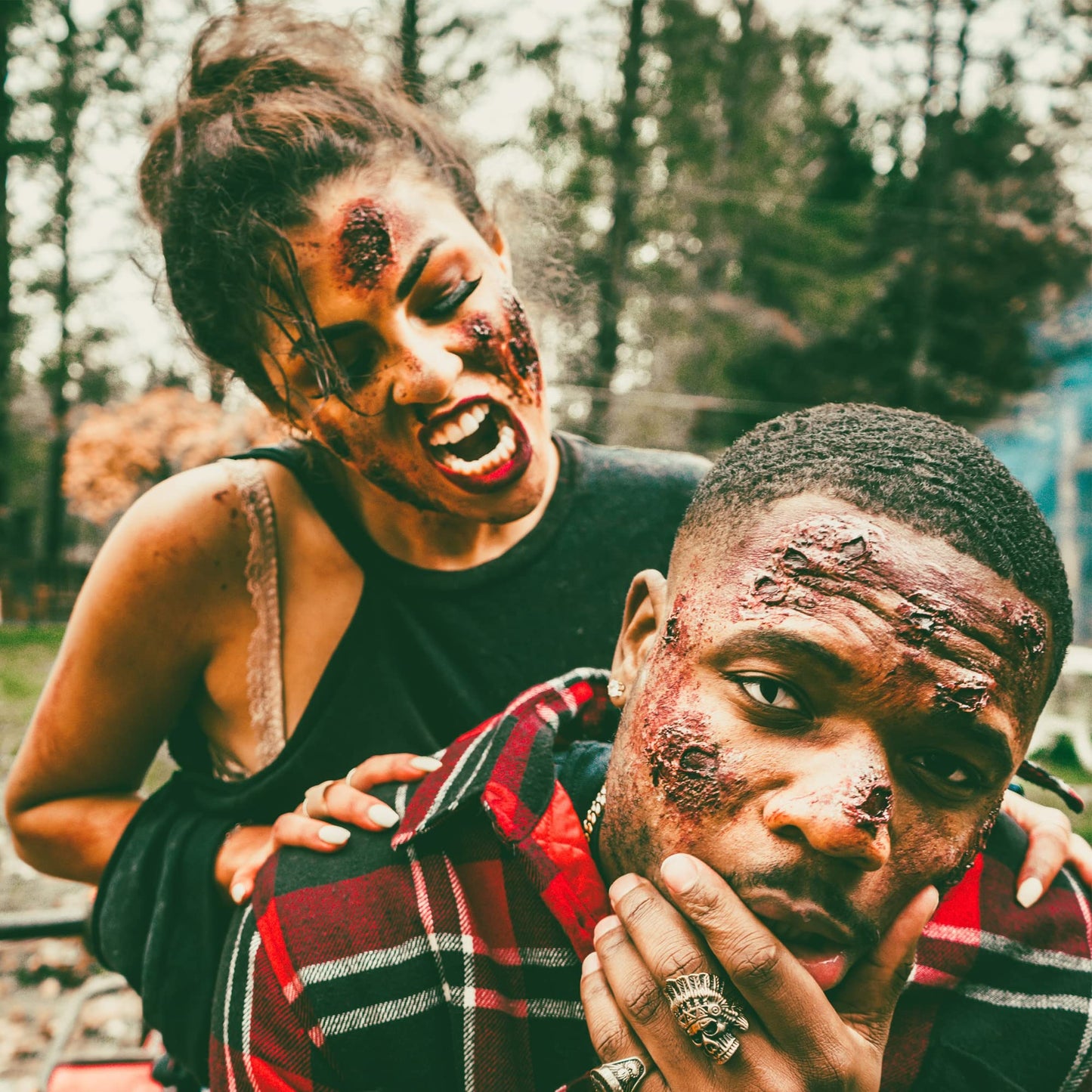 DELISOUL Professional Special Effects SFX Makeup Kit,12 Colors Face Body Paint Palette,Wound Modeling Scar Wax,Coagulated Fake Blood,10 Purple Brushes,Spatula Tool,Stipple Sponge for Halloween Costume