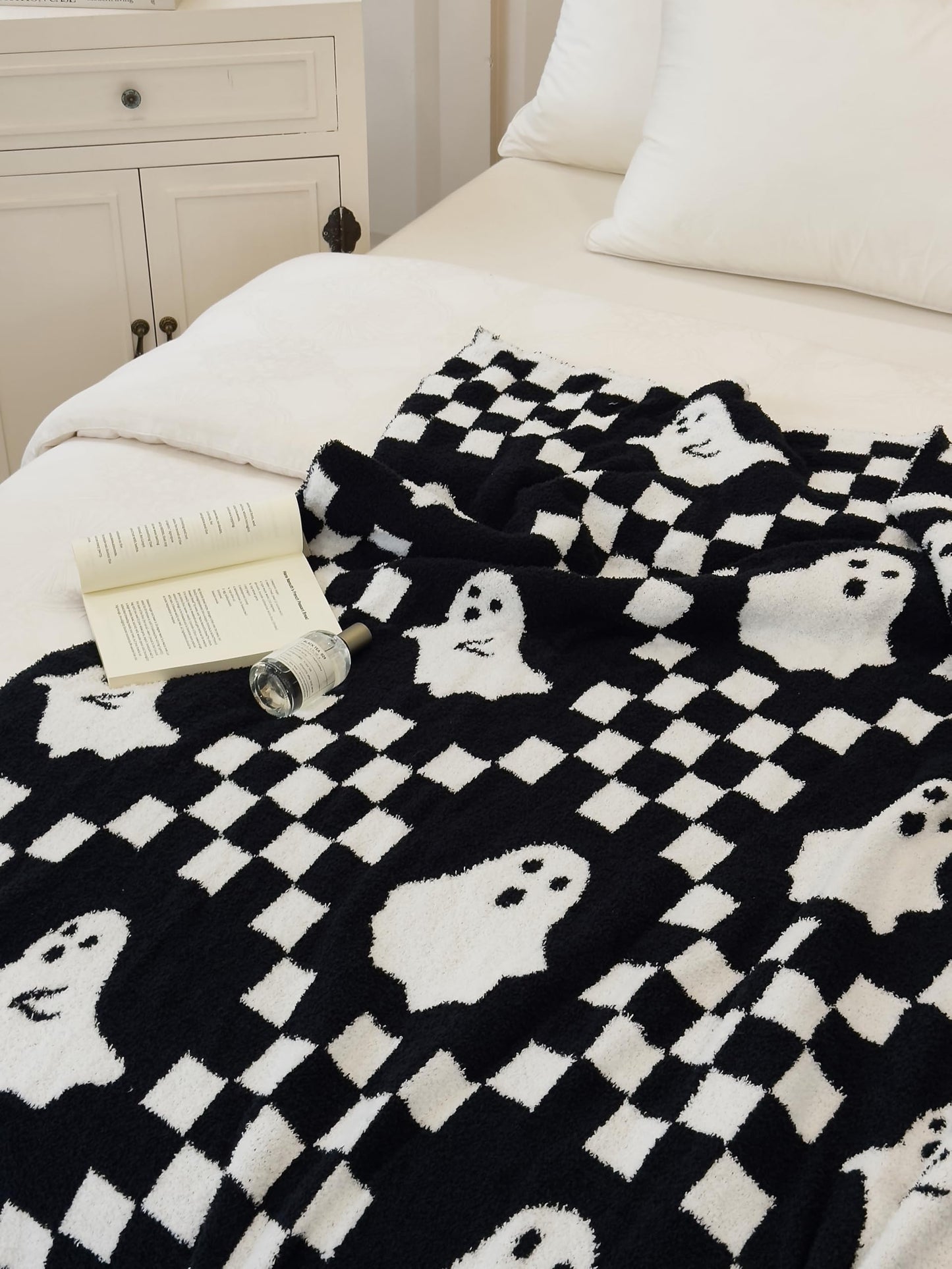 Ultra Soft Cozy Checkered Ghost Halloween Knitted Throw Blanket Fluffy Microfiber Checkerboard Bed Blanket Lightweight Both Sides Throw Blanket for Couch Sofa Bed 50"X60"Black¡­