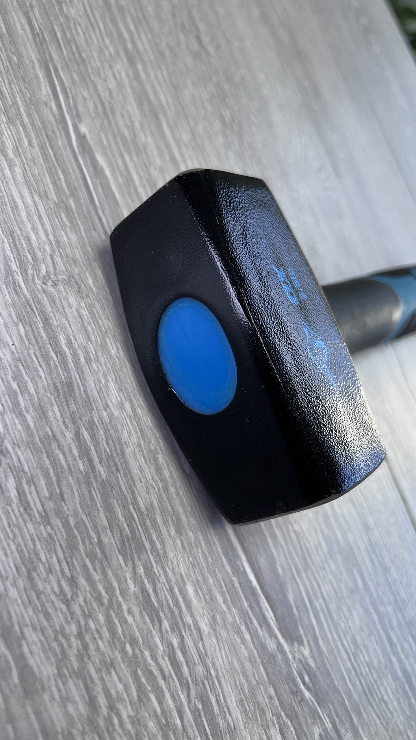 OX Club Hammer - Sledgehammer with Fibreglass Handle - Forged and Induction Hardened Hammerhead - 2.5 lb / 1.1 kg