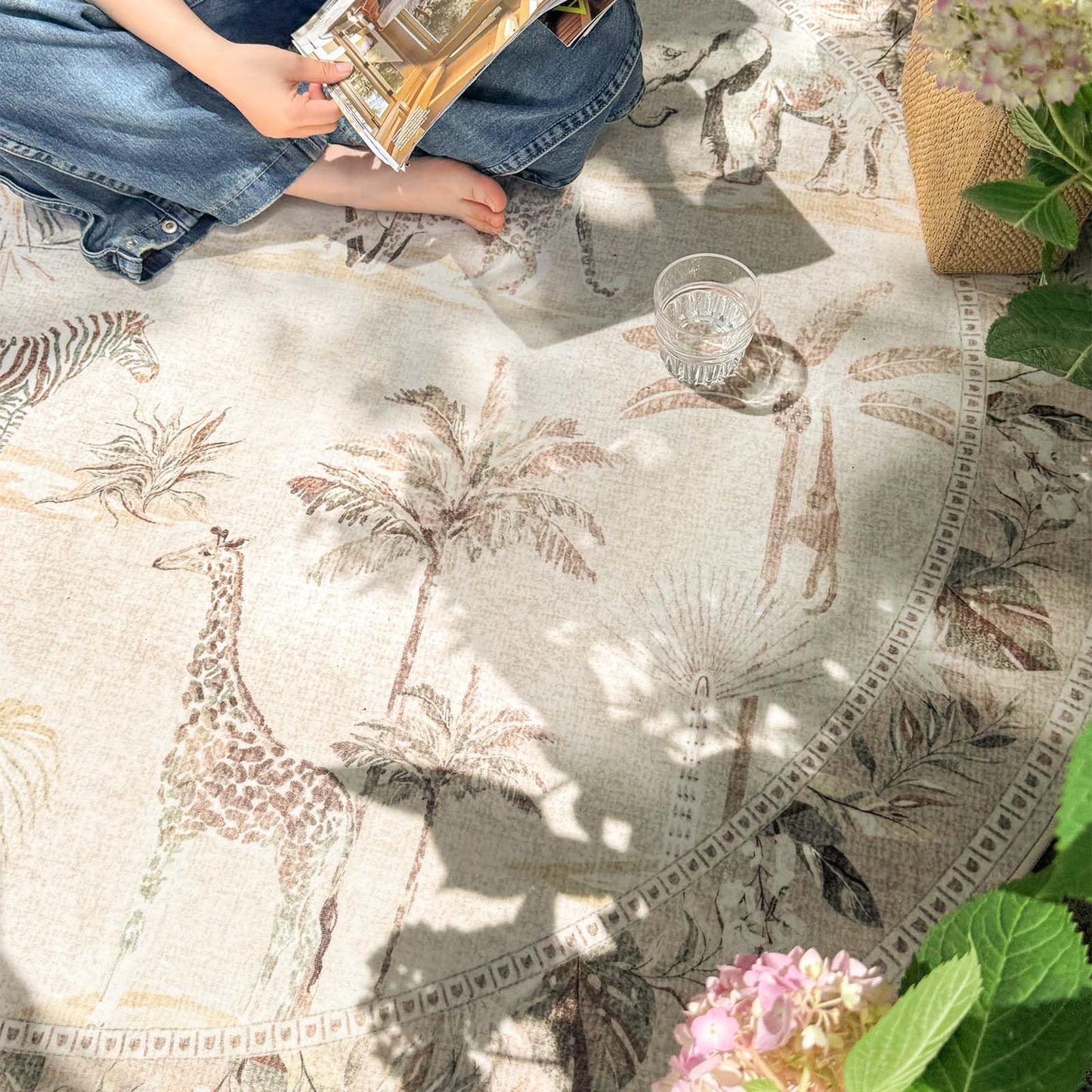 jinchan Round Rug 8ft Beige Jungle Animals Print Living Room, Machine Washable 8' Circle Modern Soft Non-Slip Forest Plant Kids Room Throw Area Rug, Low Pile Carpet for Dining Room Bedroom Playroom