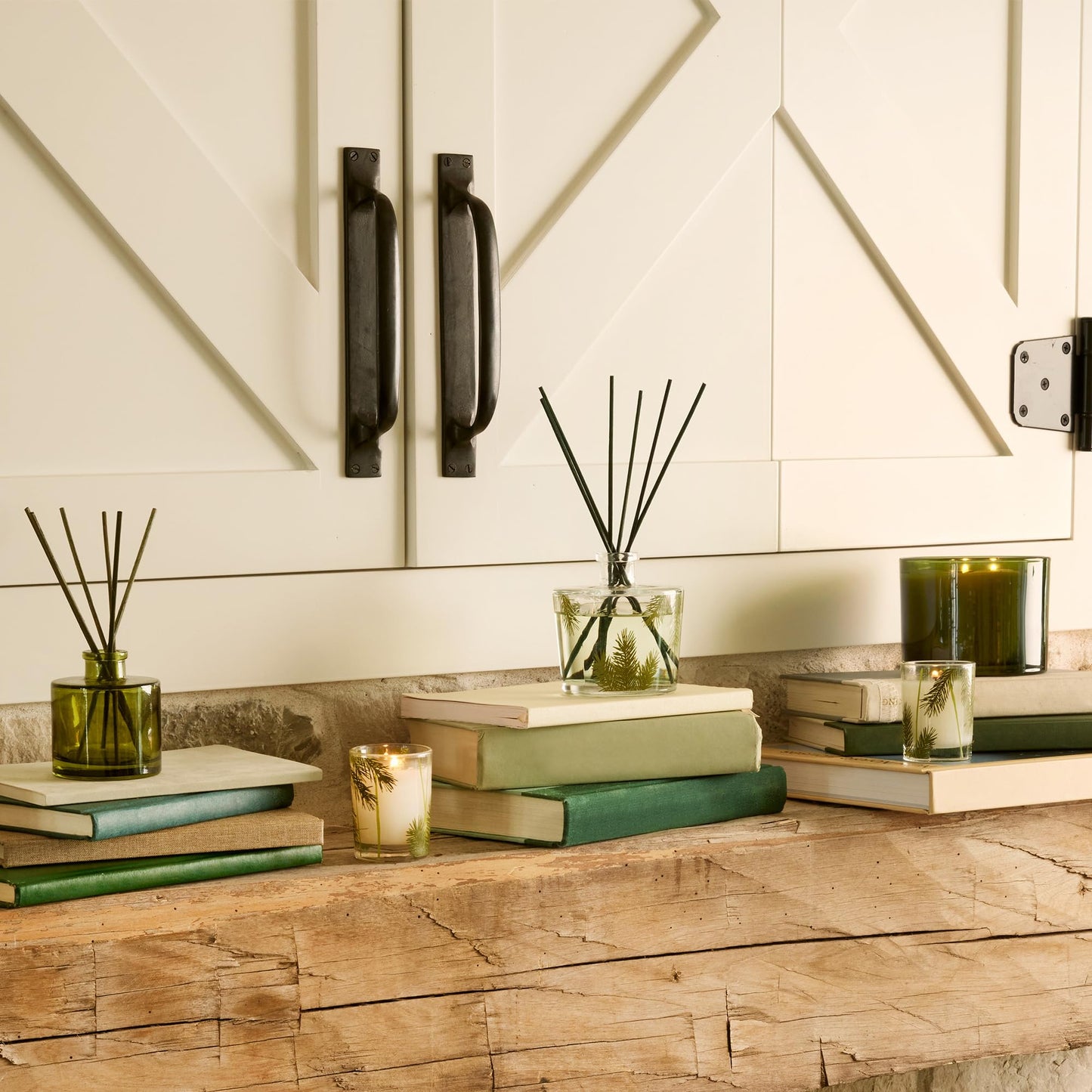 Thymes Frasier Fir Reed Diffuser Set – Includes Reeds, Fragrance Oil, and Frosted Glass Bottle – Fragrance Oil Diffuser – Room Fresheners – Luxury Home Decor – Green & Clear (Pine Needle, 4 fl oz)