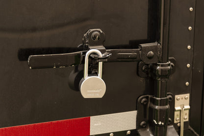 BRINKS Heavy Duty Padlock with Key, 64 mm Commercial Solid Steel with Boron Shackle for Secure Entry, Keyed Padlocks