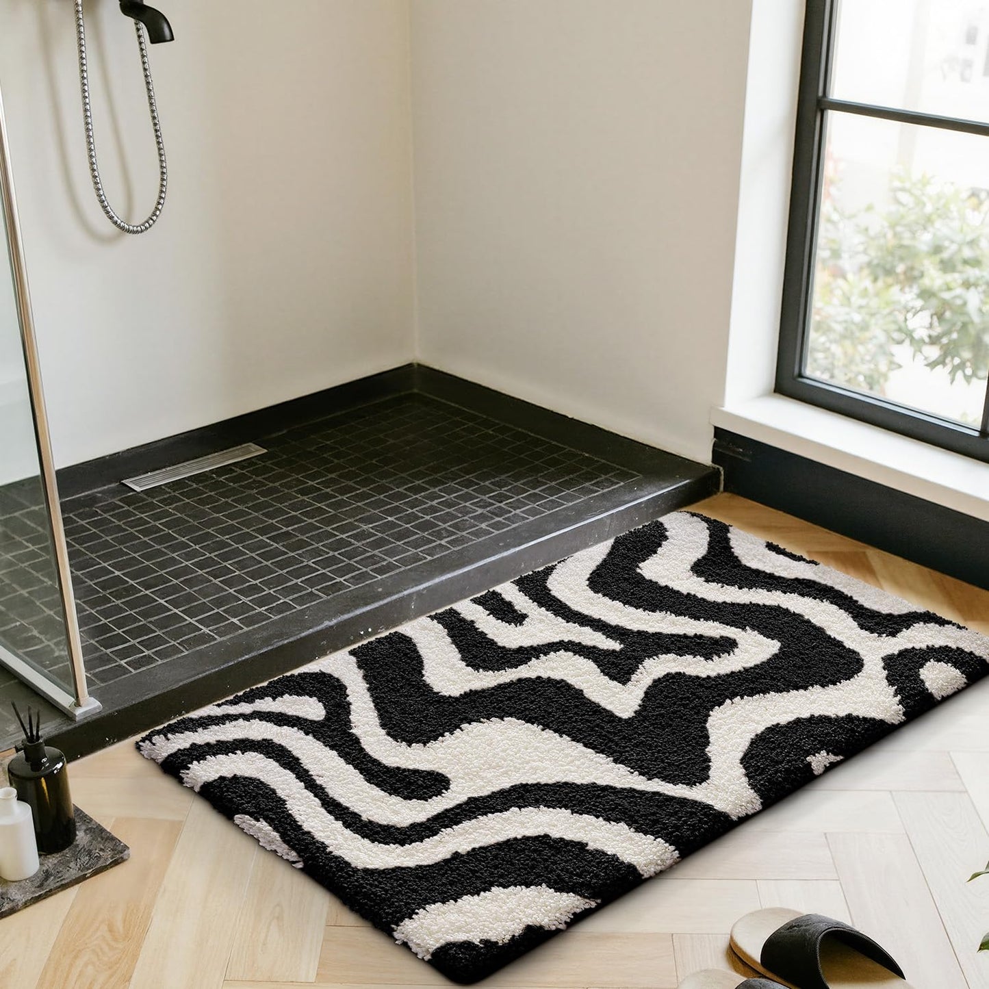 LUMI Non Slip Bathroom Rug Modern Aesthetic, Ultra Soft Absorbent Washable Bath Mats, Quick Dry Premium Floor Rugs for Shower, Tub, Black and White, 24x43
