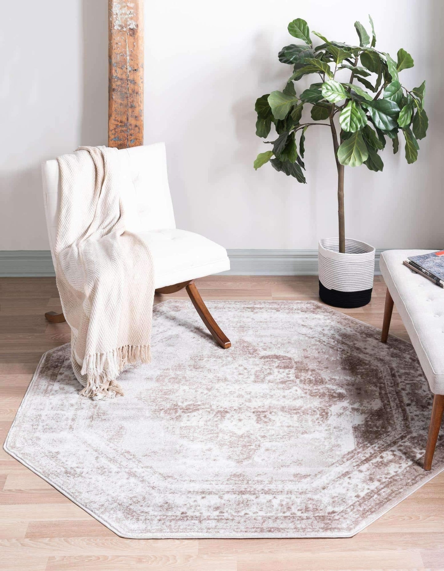 Unique Loom Sofia Collection Area Rug - Salle Garnier (4' Octagon, Beige/ Ivory)