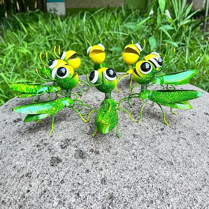 Metal Yard Art Cute Grasshopper Garden Decor Patio Porch Decorations Backyard Ornaments (8Grasshopper)
