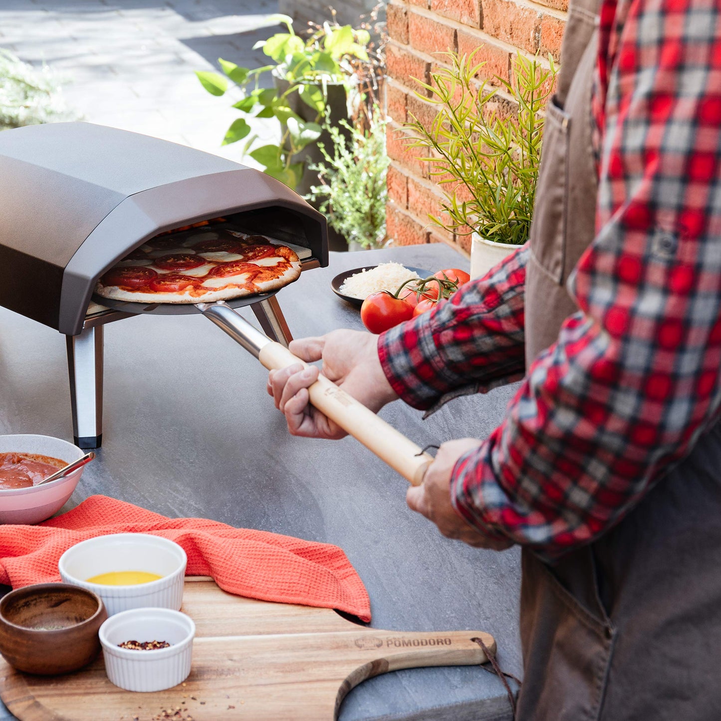 Chef Pomodoro Pizza Turning Peel with Detachable Handle, Aluminum Pizza Paddle, Gourmet Luxury Pizza Peel for Baking Homemade Pizza and Bread, Perforated Pizza Turner, Pizza Spatula (9-Inch / 23 cm)