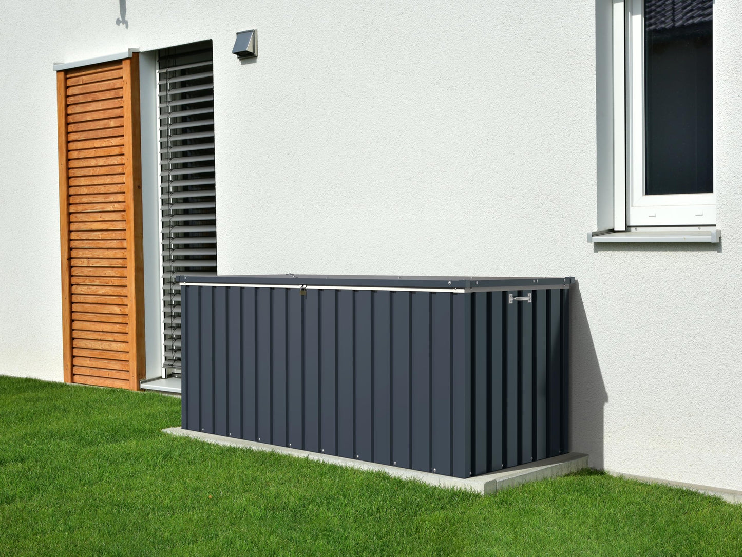 Duramax DH 1.7 Metal Cushion Box (770 L) with Hydraulic Gas Cylinder & Padlock Eye, Outdoor Deck Box and Garden Furniture Organizer, Anthracite & Off-White Trimmings