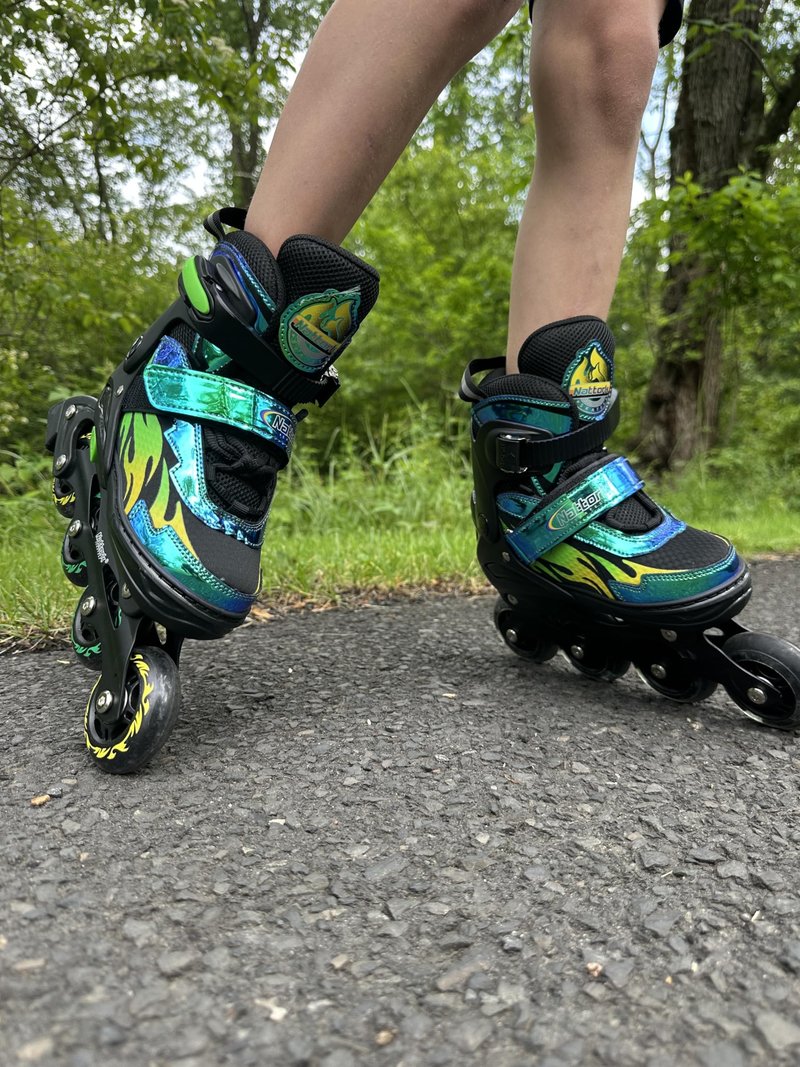 Nattork Adjustable Inline Skates for Kids Adults, Indoor and Outdoor Blades Roller Skates with 8 Light Up Wheels for Boys Girls Aged 4-16, Adult Women Beginners