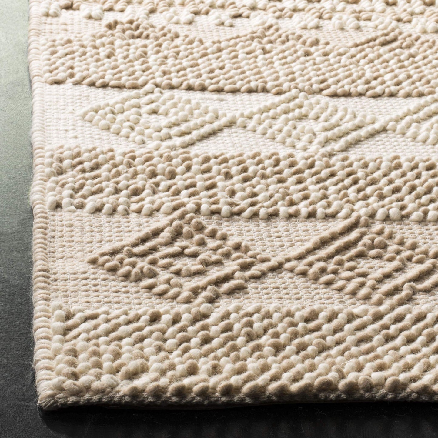 SAFAVIEH Natura Collection Area Rug - 8' x 10', Beige & Ivory, Handmade Moroccan Boho Tribal Wool & Cotton, Ideal for High Traffic Areas in Living Room, Bedroom (NAT102B)