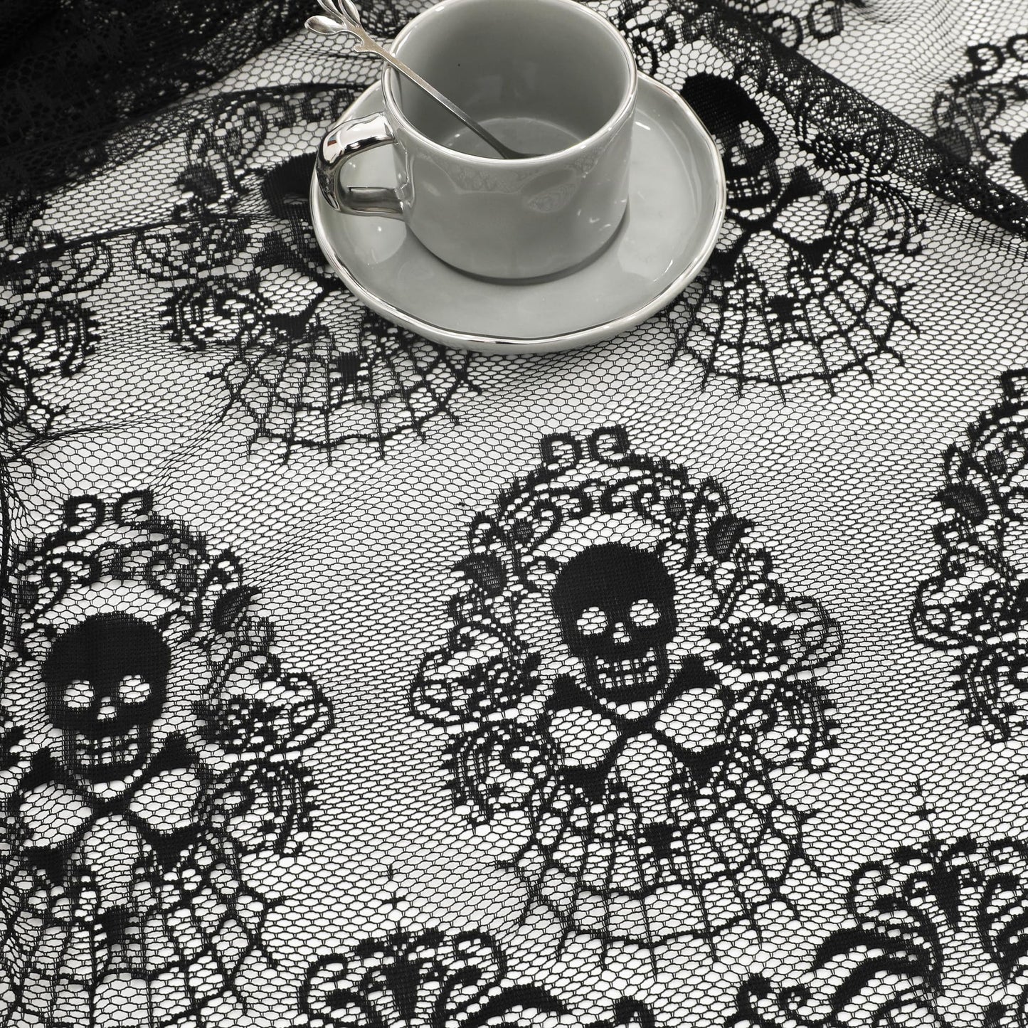OWENIE Halloween Tablecloth, Skull Lace Fabric Tablecloths with Tassel, Black Pumpkin Table Cloths Table Cover for Rectangle Tables for Parties Gothic Halloween Home Decorations, 52x52 Inch