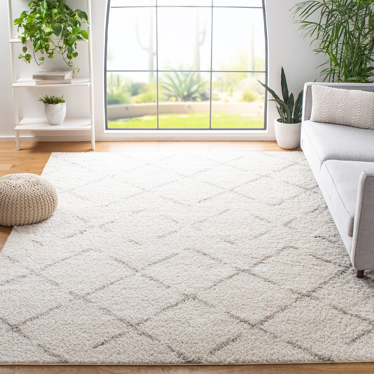 SAFAVIEH Arizona Shag Collection Area Rug - 5'1" x 7'6", Ivory & Beige, Moroccan Boho Design, Non-Shedding & Easy to Clean, Ideal for Living Room, Bedroom, Dining Space (ASG743A)