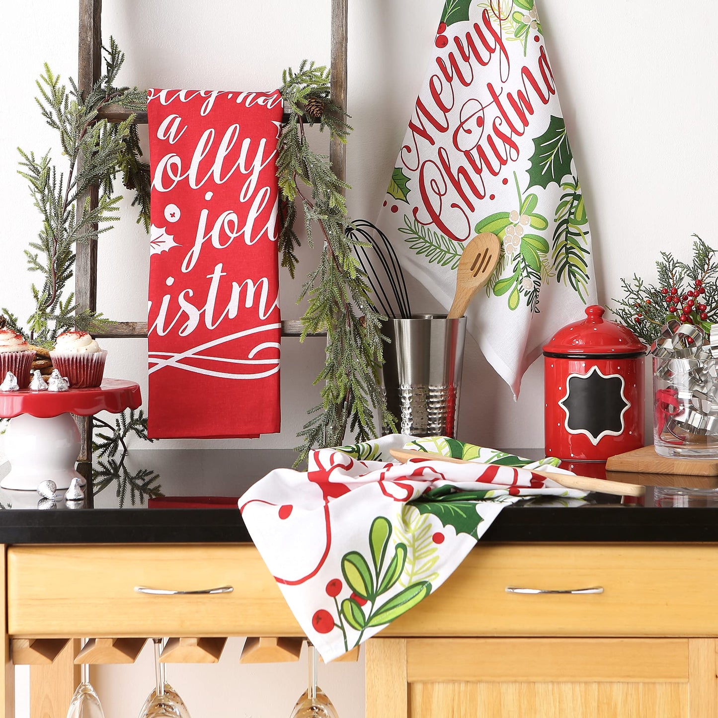 DII Holiday Kitchen Towel Set, Christmas Tea Towels for Baking, Cooking & Entertaining 18x28, Printed Holly, 3 Piece