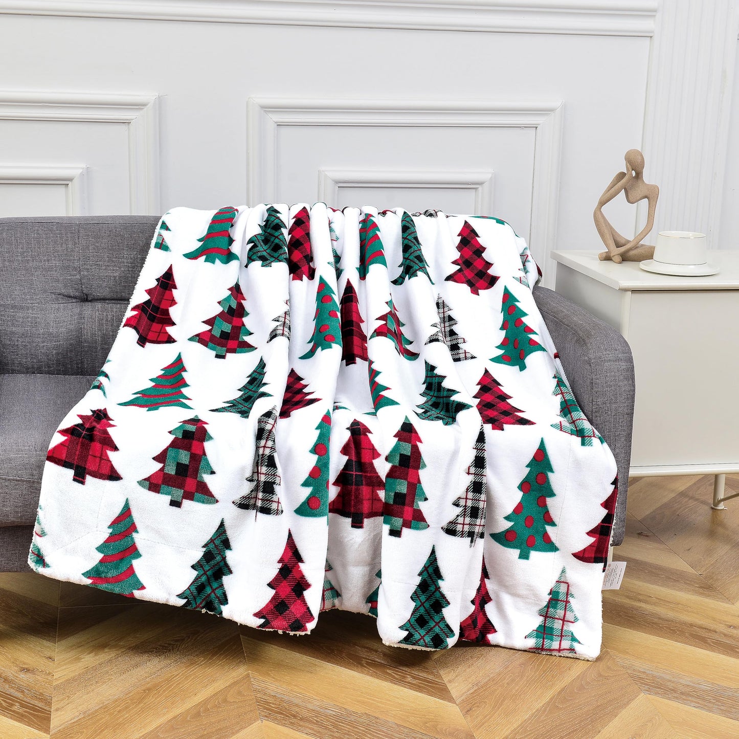 Elegant Comfort Reversible and Ultra-Plush Flannel Fleece-Winter Christmas Sherpa Throw- Lightweight Soft and Cozy-Holiday Decorative Throw, Perfect for Lounging, 50 x 60 inches, Plaid Christmas Tree