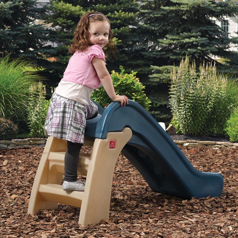 Step2 Play & Fold Junior Slide, Kids Indoor/Outdoor Play Slide, Backyard Playground Set, Easy Grip, Wide Ladder, Outside Jungle Gym, For Toddlers 1.5-4 Years Old