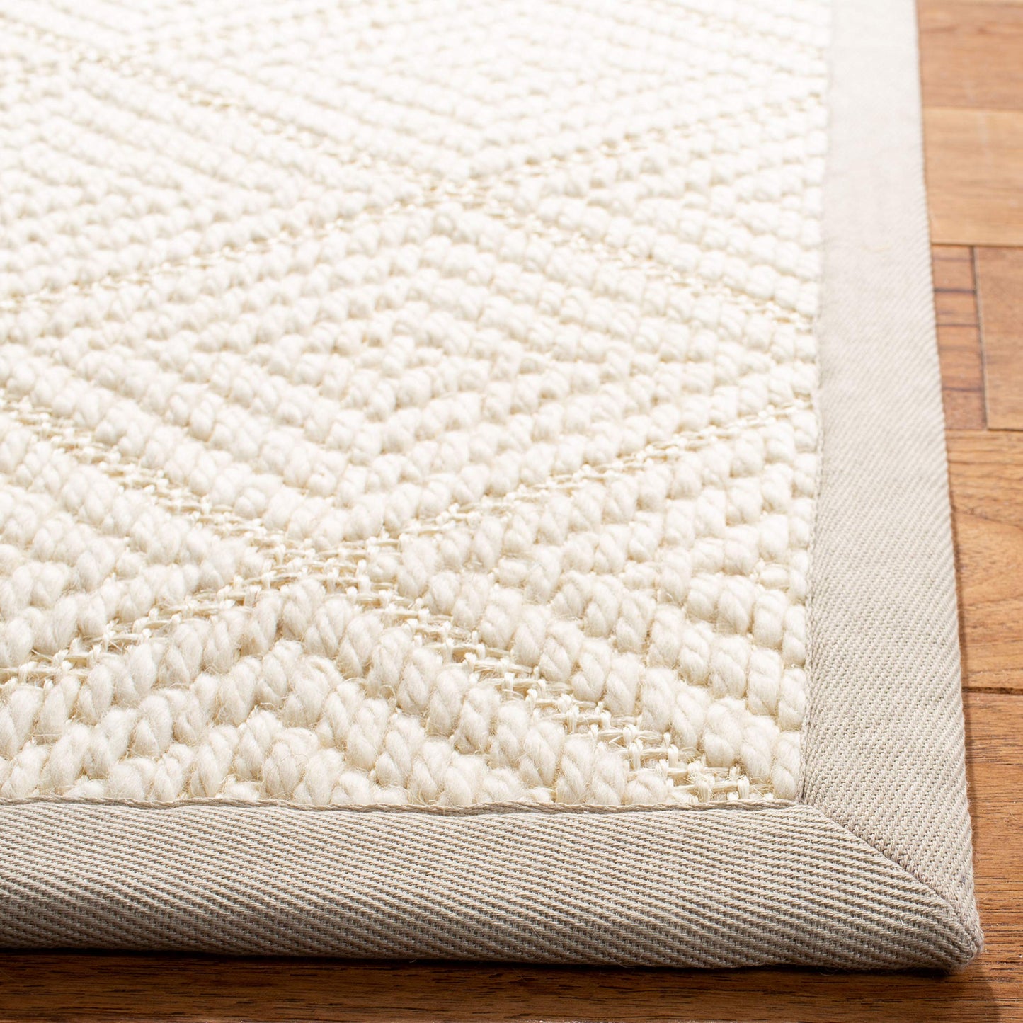 SAFAVIEH Palm Beach Collection Area Rug - 5' x 8', Ivory & Grey, Handmade Sisal, Ideal for High Traffic Areas in Living Room, Bedroom (PAB610F)