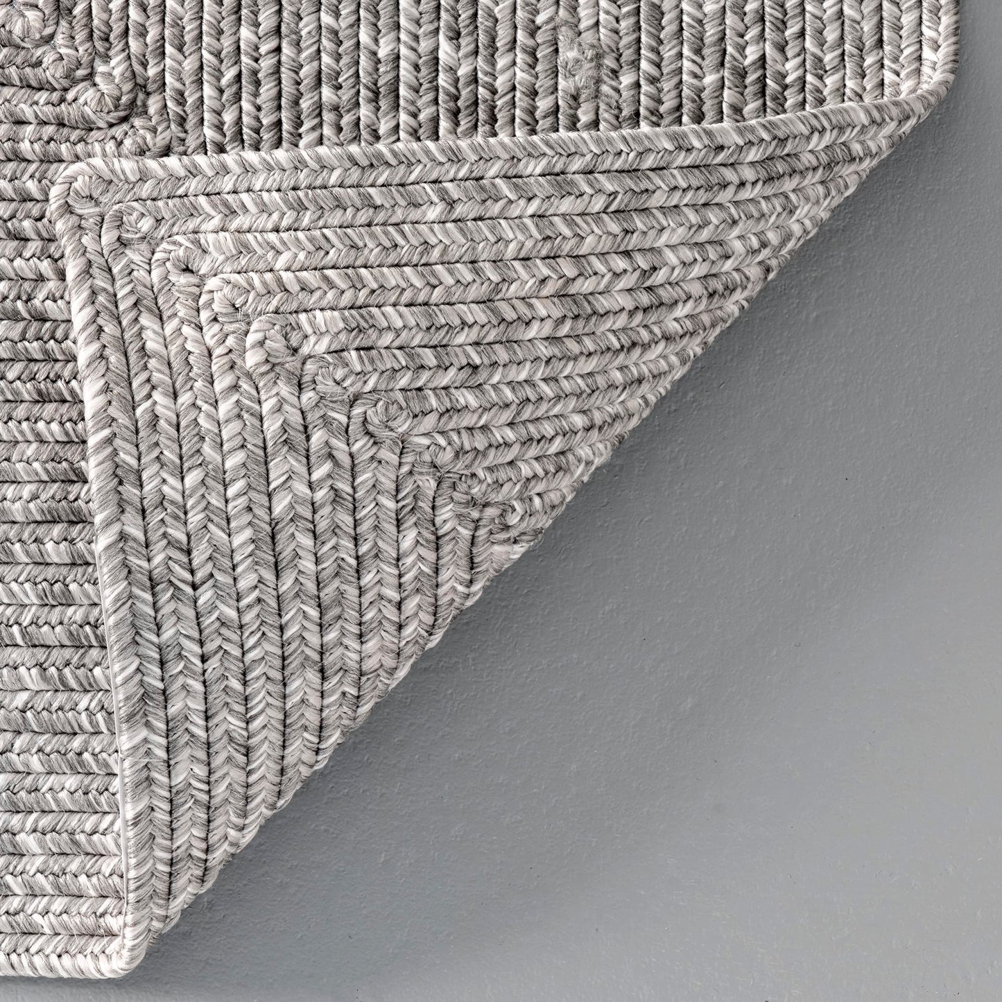 nuLOOM Jayda Braided Ombre Indoor/Outdoor Area Rug, 4x6, Light Grey
