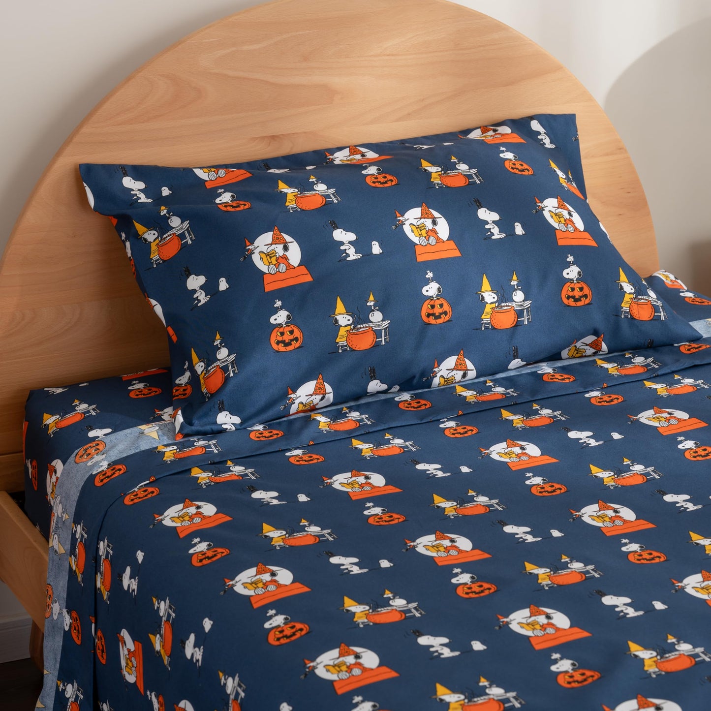Berkshire Blanket Peanuts® Kids Sheet Set Queen Size - 4 Pieces,Cute Character Snoopy Printed Soft Microfiber Bed Sheets,Halloween Magic Potions Sheet Navy