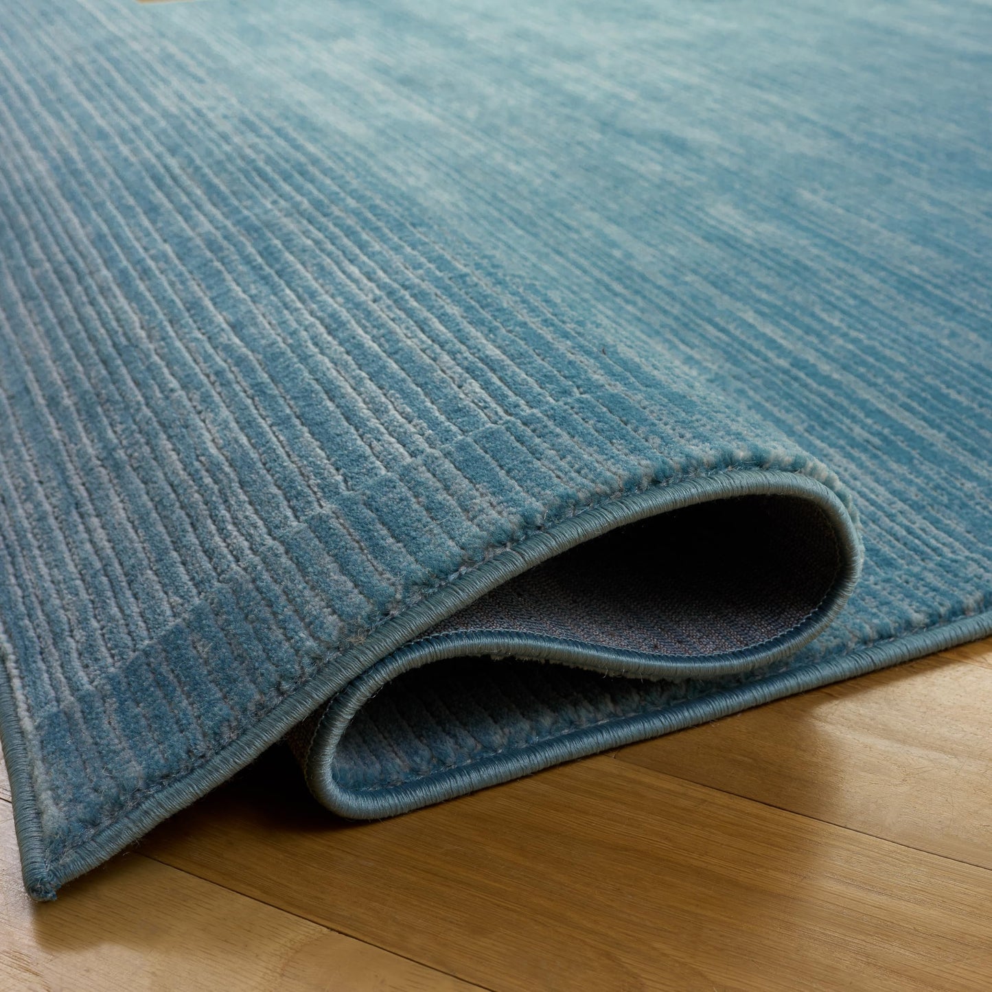 SAFAVIEH Area Rug 8x10 - Vision Collection - Large - Aqua, Modern Ombre Design, Non-Shedding & Easy to Clean, Ideal for Living Room, Bedroom, Dining Space (VSN606B)