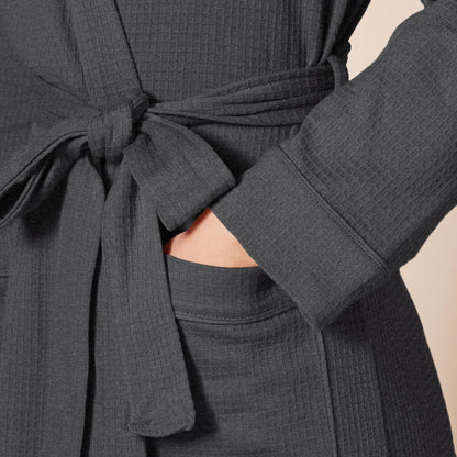 Amazon Essentials Women's Lightweight Waffle Mid-Length Robe (Available in Plus Size), Charcoal Heather, L