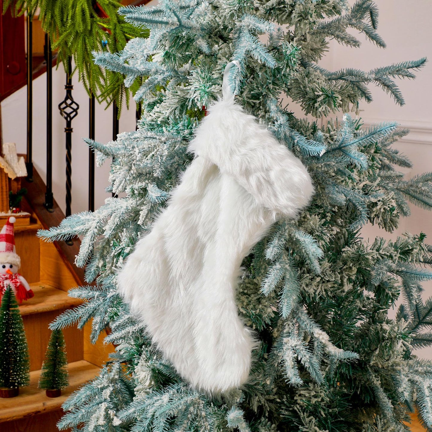 JOVITEC 4 Pcs 20 Inch White Christmas Stockings Faux Fur Snowy Christmas Stockings Xmas Fireplace Hanging Stocking Candy Gift Bags for Holiday Decorations