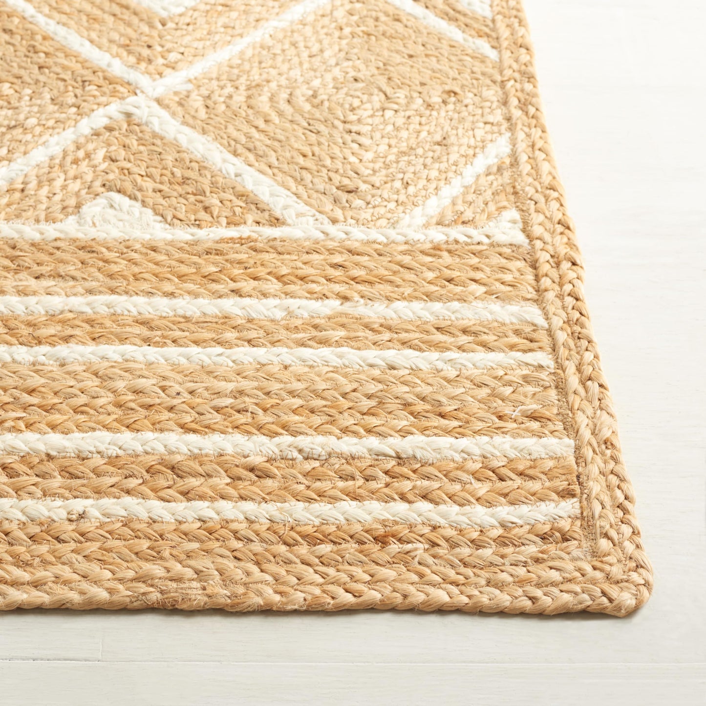 SAFAVIEH Natural Fiber Collection Area Rug - 3' x 5', Natural & Ivory, Flat Weave Farmhouse Boho Jute, Ideal for The Living Room, Bedroom, Dining Room (NF893A-3)