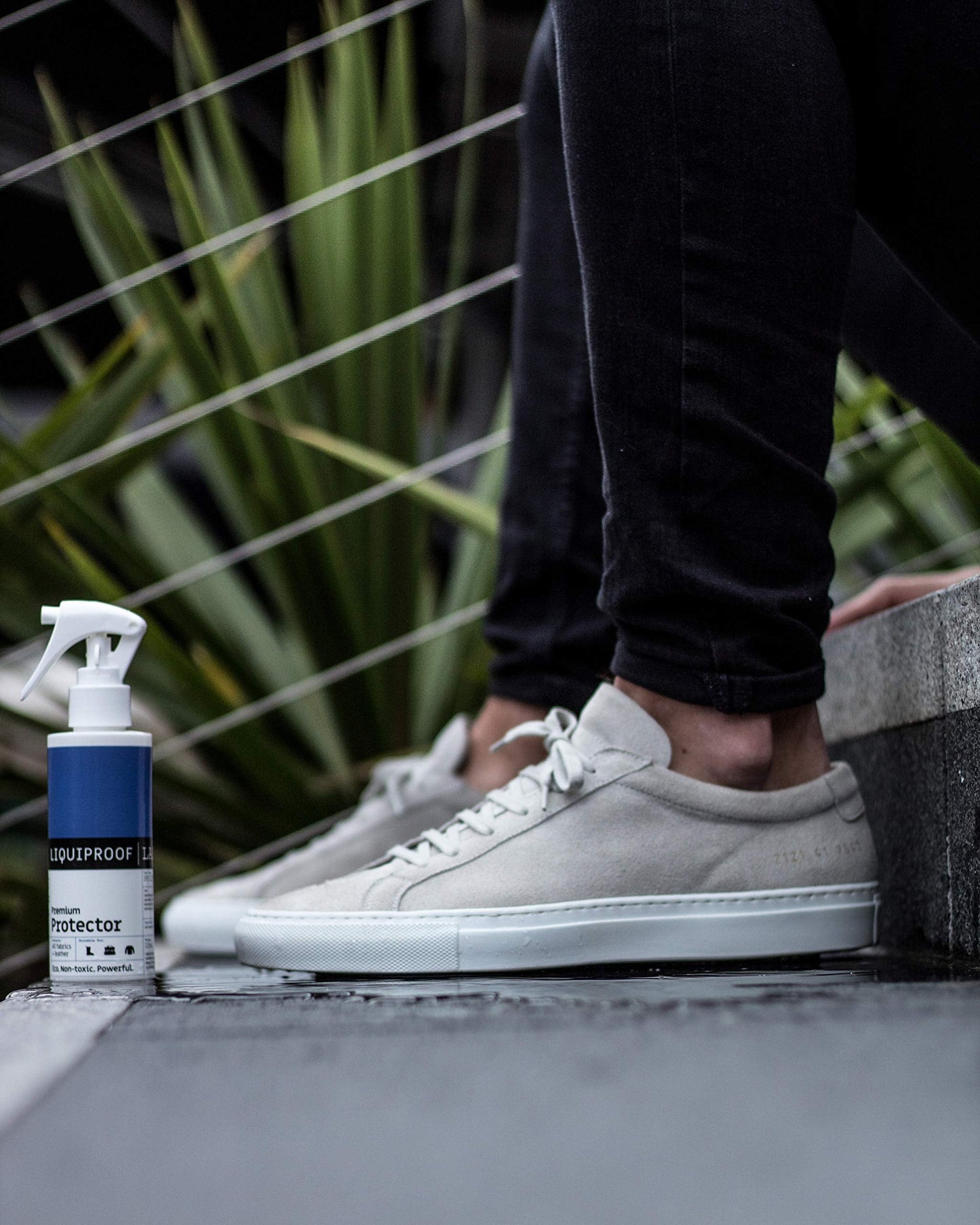Liquiproof LABS Premium Protector Spray 125ml long lasting waterproof and stain protection for leather, suede, nubuck, sheepskin and fabrics. For shoes handbags trainers boots clothes