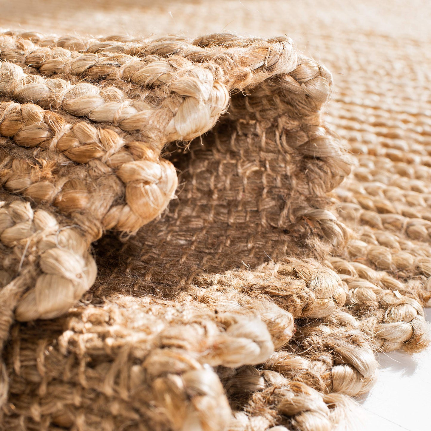 SAFAVIEH Cape Cod Collection Accent Rug - 4' x 6', Natural, Handmade Braided Jute, Ideal for High Traffic Areas in Entryway, Living Room, Bedroom (CAP355A)