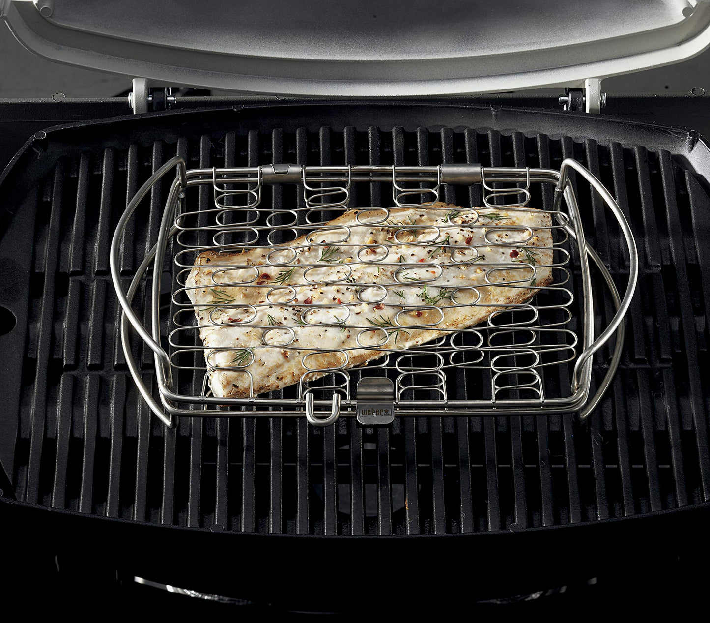 Weber Fish & Vegetable Holder/Basket - Small (28 x 20cm), Made of Stainless Steel, Ideal for BBQ/Grilling Delicate Food, Easy Turning on The Grill, Dishwasher Safe - Silver (6470)