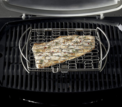 Weber Fish & Vegetable Holder/Basket - Small (28 x 20cm), Made of Stainless Steel, Ideal for BBQ/Grilling Delicate Food, Easy Turning on The Grill, Dishwasher Safe - Silver (6470)